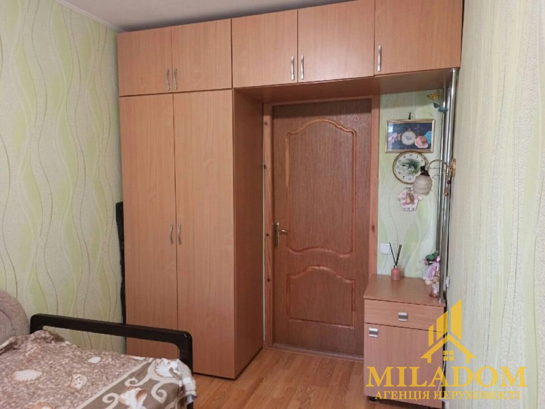 Продаж квартири 3-кімн., 56 м², Приморський — фото 2