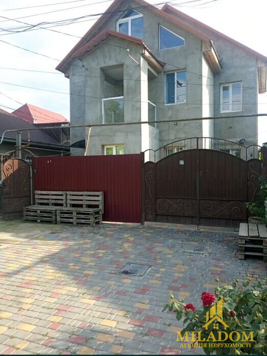 Продаж окремого двоповерхового будинку на Ленселищі, м. Одеса — 104 м², 4 кімнати, власний двір і паркомісце — фото 2