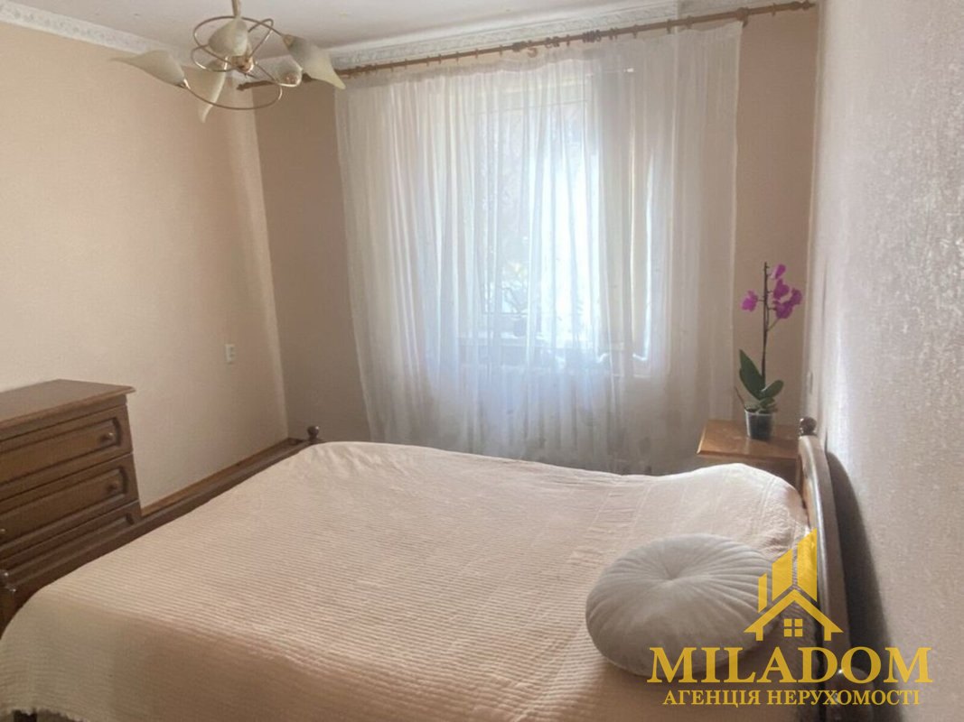 Продаж квартири 3-кімн., 98 м², Київський — фото 1