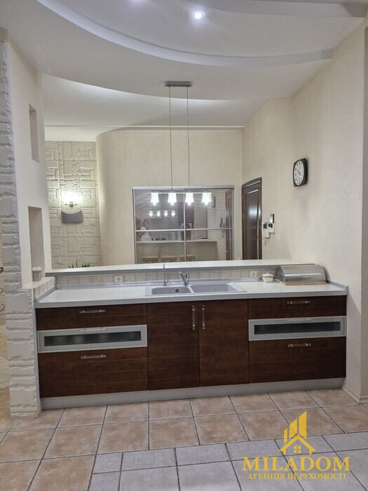 Продаж просторого таунхауса 200,8 м² на 7-й станції Великого Фонтану — 5 кімнат, гараж, сауна та ділянка 3,5 сотки — фото 7
