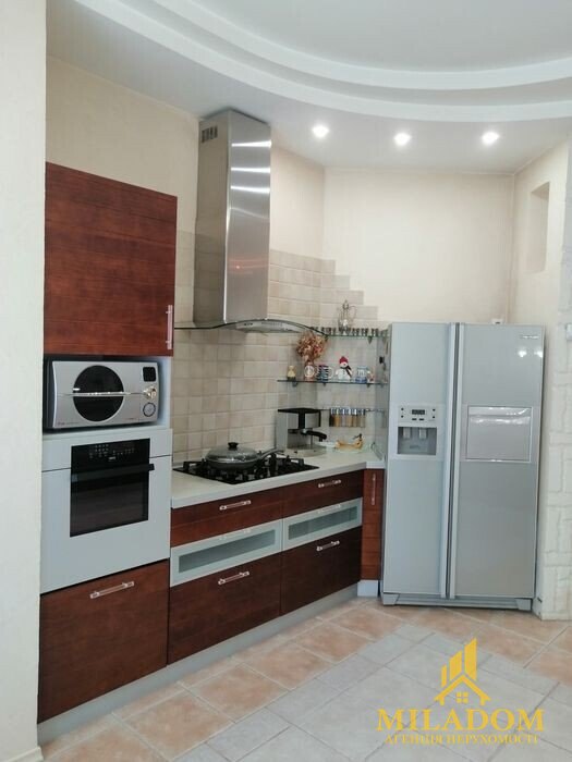 Продаж просторого таунхауса 200,8 м² на 7-й станції Великого Фонтану — 5 кімнат, гараж, сауна та ділянка 3,5 сотки — фото 5