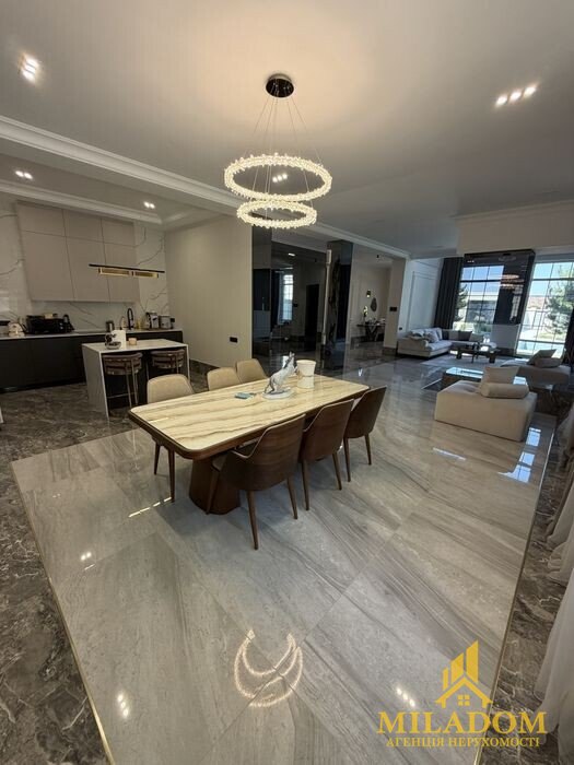 Продаж сучасного будинку в Совіньйоні — 253,4 м², 5 кімнат, басейн, гараж та ділянка 7,5 сотки — фото 7