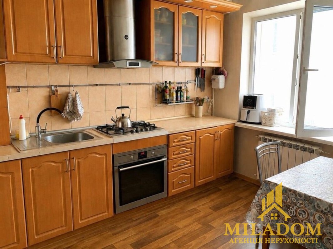 Продаж квартири 5-кімн., 98 м², Київський — фото 2