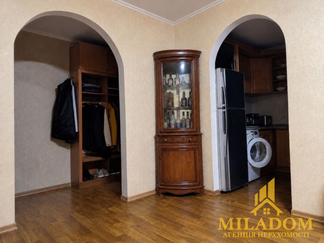 Продаж квартири 5-кімн., 98 м², Київський — фото 1