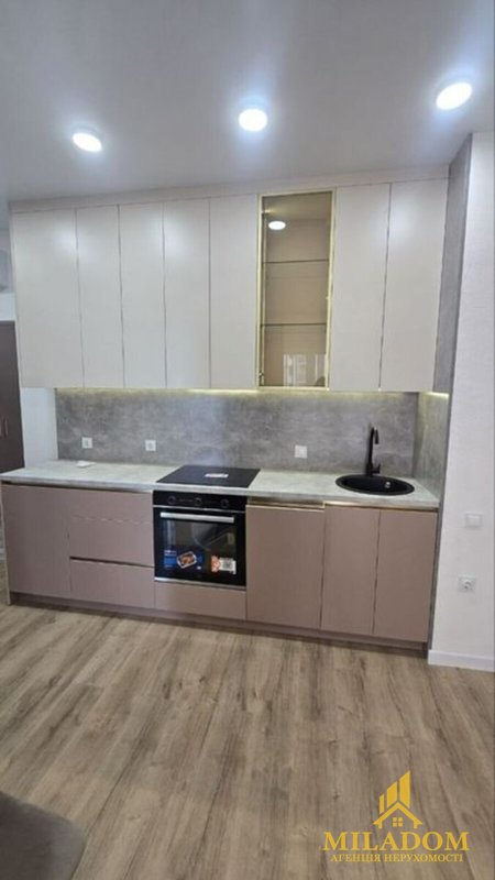 Продаж квартири 1-кімн., 42 м², Приморський — фото 1