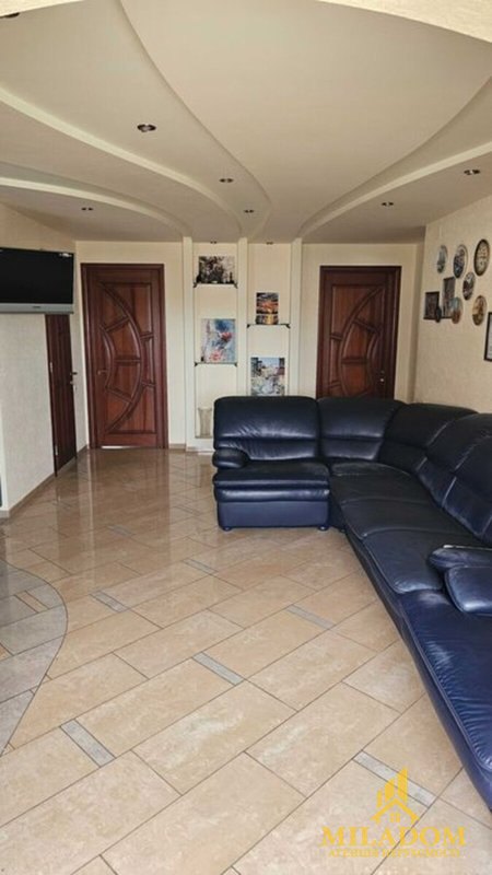 Продам простору 3-кiмнатну квартиру 132 кв.м. с паркомiстом. — photo 6