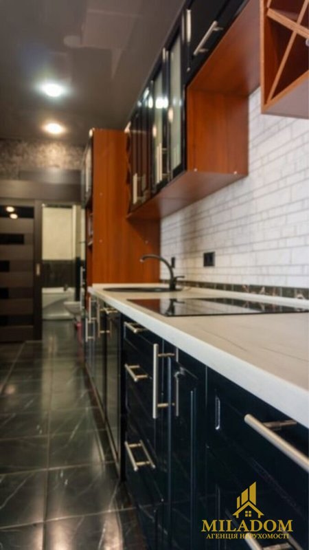 Продаж квартири 3-кімн., 80 м², Київський — фото 2