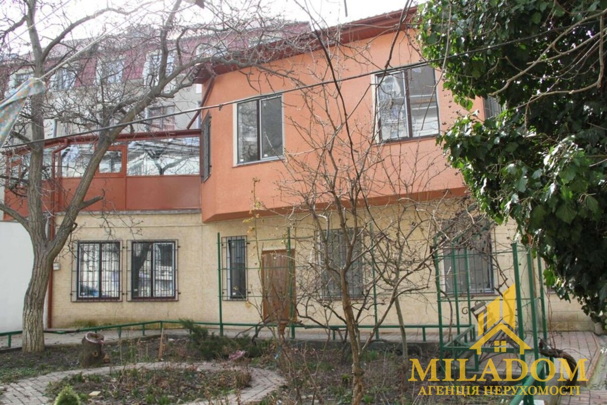 Продаж квартири 3-кімн., 138 м², Приморський — фото 2