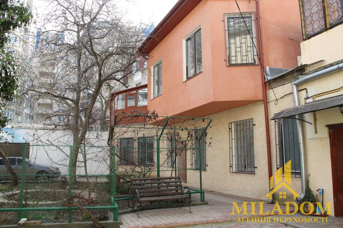 Продаж квартири 3-кімн., 138 м², Приморський — фото 3