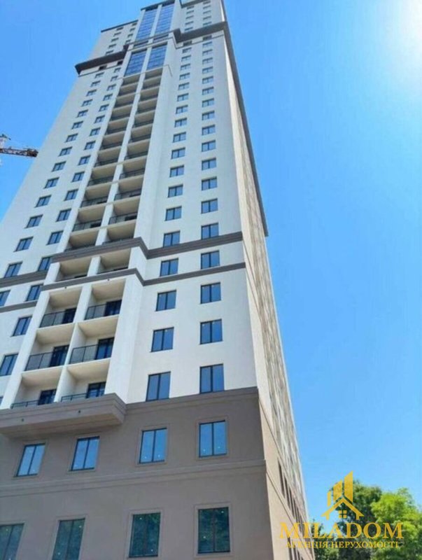 Продаж квартири 3-кімн., 80 м², Приморський — фото 1