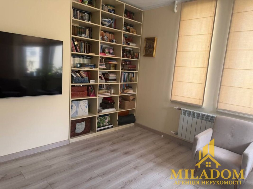 Продаж квартири 4-кімн., 119 м², Київський — фото 2