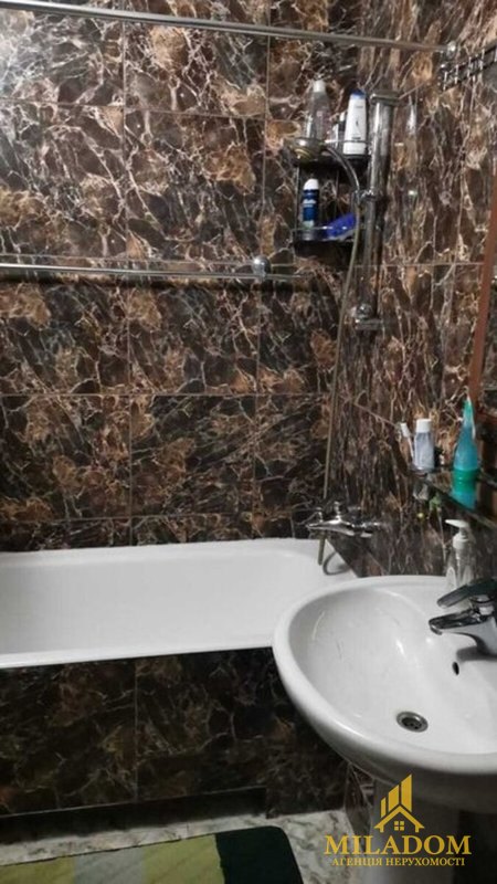 У продажу простора 2-кімнатна квартира у Малиновському районі, вул. Скворцова — zdjęcie 13