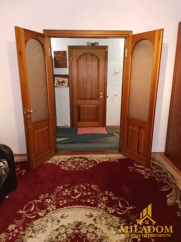 У продажу простора 2-кімнатна квартира у Малиновському районі, вул. Скворцова — zdjęcie 1