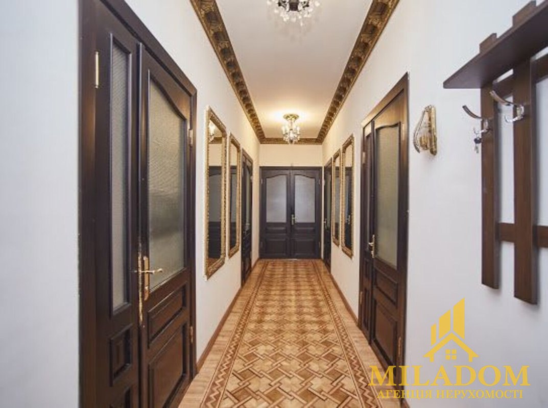 Продаж просторого приміщення 160 м² у центрі Одеси на перетині Канатної та Великої Арнаутської — фото 2