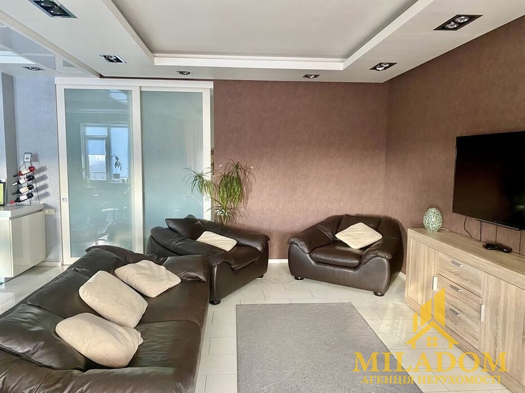 Продажба апартаменти 2-стаен, 70 м², Приморський — снимка 2