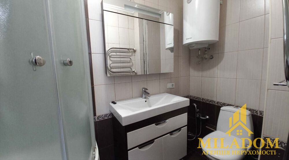 Простора 1-кімнатна квартира 50 м² із ремонтом на Слобідці, вул. Сергія Ядова — снимка 6