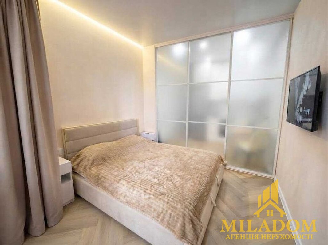 Продаж 1-кімнатної квартири 28 м² у ЖК Акрополь — фото 1