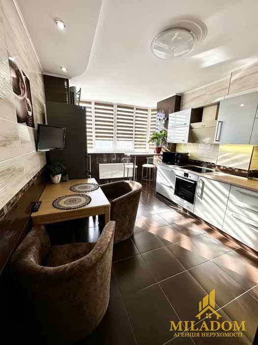 Продам 2 комнатную квартиру в ЖК 'Европейский' с современным ремонтом — фото 1
