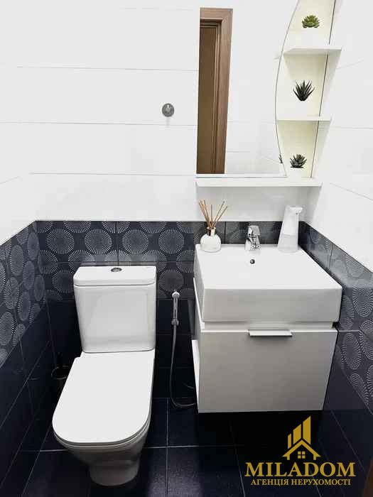 Продам 2 комнатную квартиру в ЖК 'Европейский' с современным ремонтом — фото 12