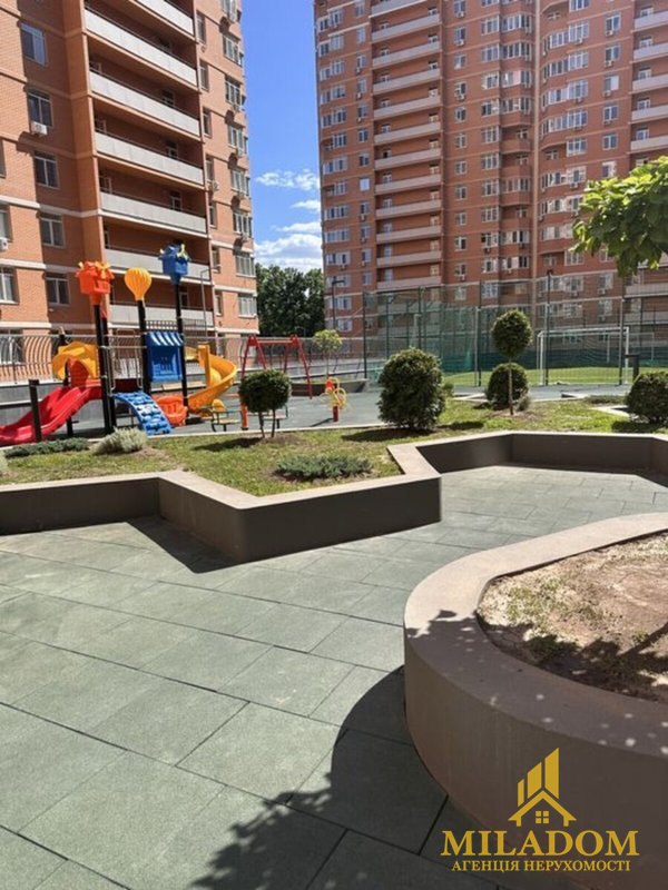 Продаж квартири 3-кімн., 90 м², Київський — фото 1
