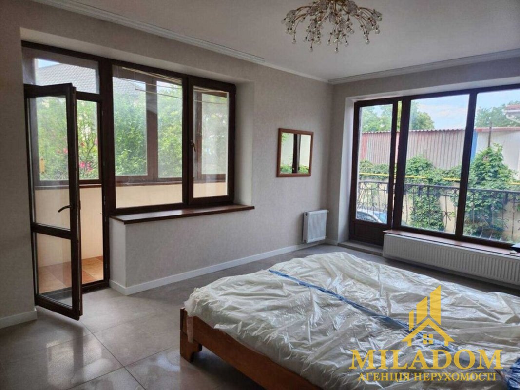 Продаж квартири 3-кімн., 103 м², Київський — фото 2