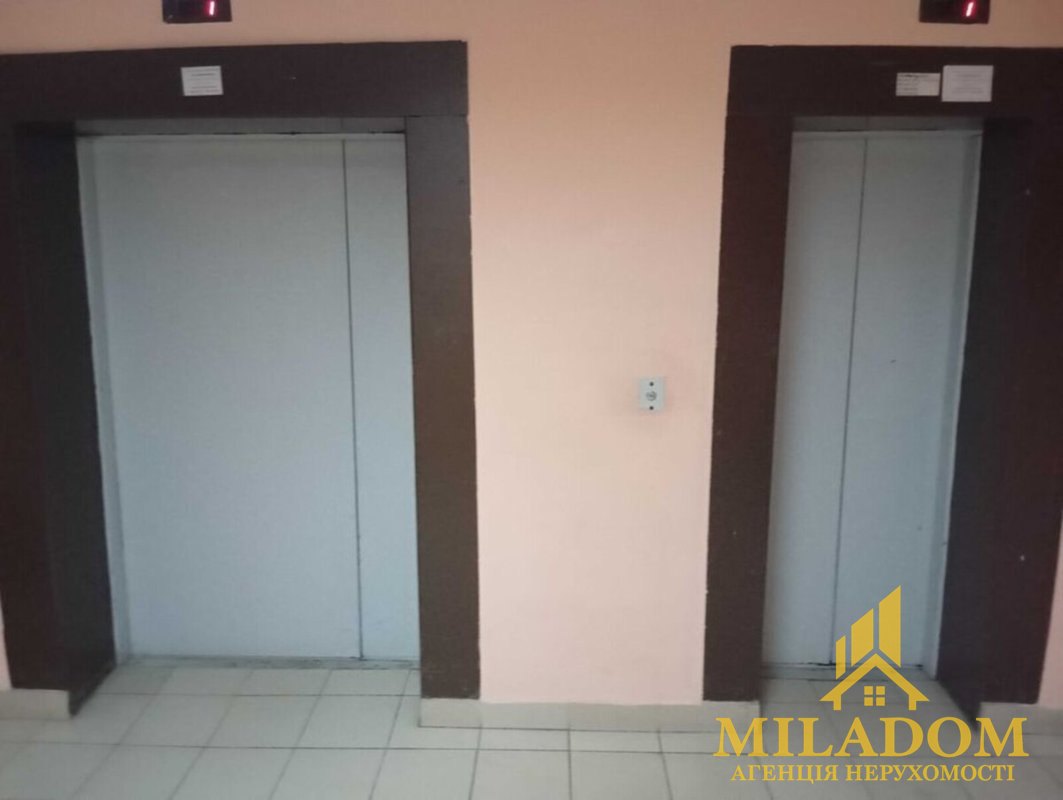 Продаж квартири 2-кімн., 71 м², Приморський — фото 1