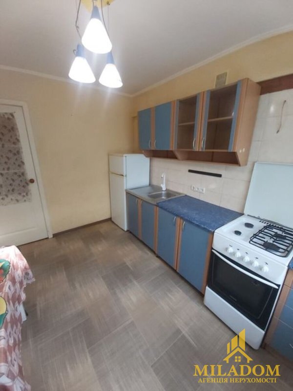Продаж квартири 3-кімн., 60 м², Київський — фото 2