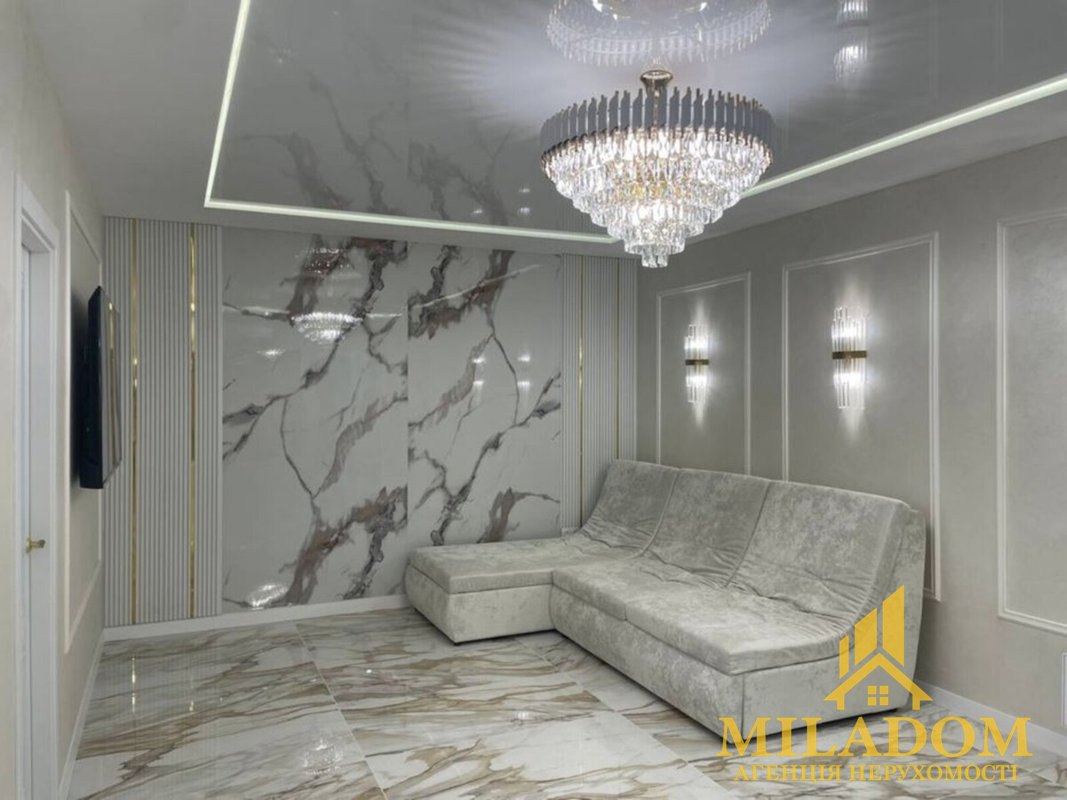 Продаж квартири 3-кімн., 71 м², Приморський — фото 1