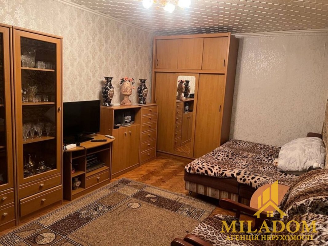 Продаж квартири 1-кімн., 30 м², Київський — фото 1