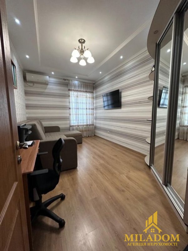 Продаж квартири 3-кімн., 76 м², Київський — фото 4