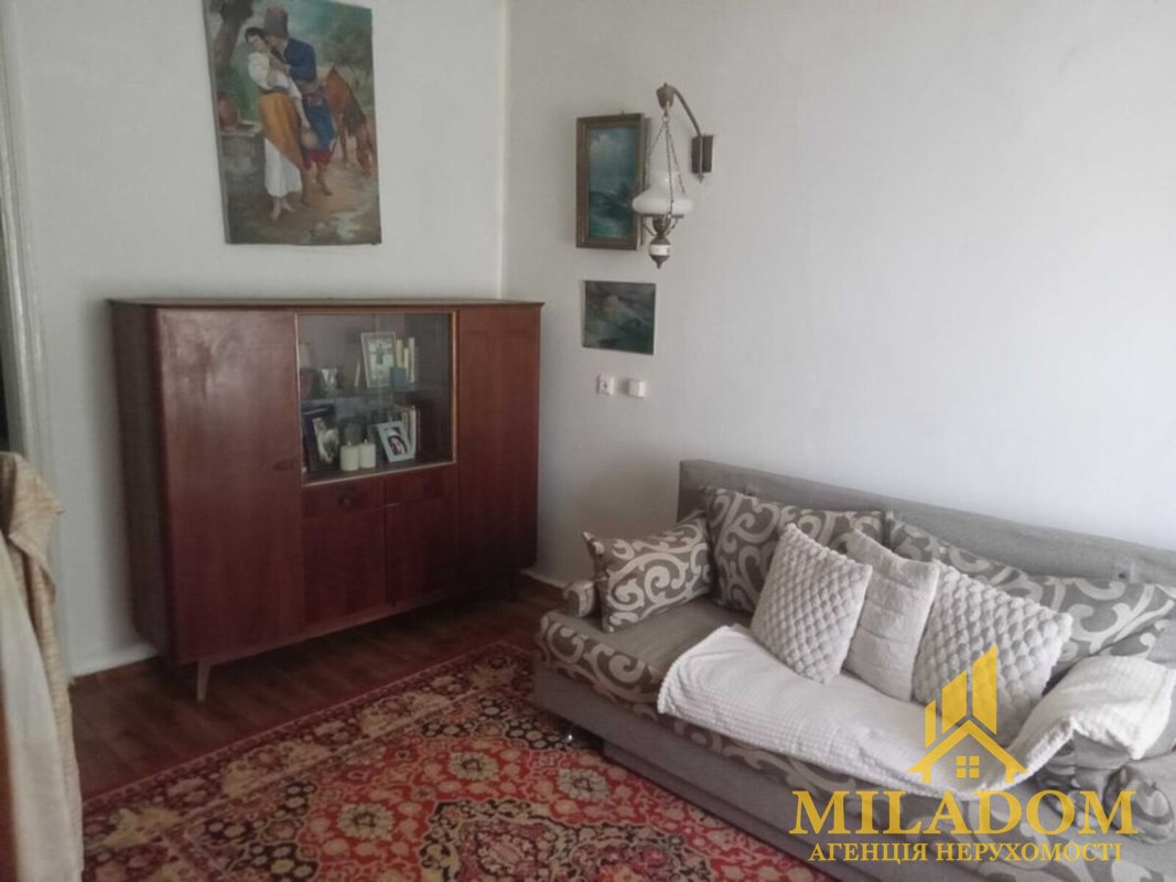 Продаж квартири 2-кімн., 41 м², Приморський — фото 1