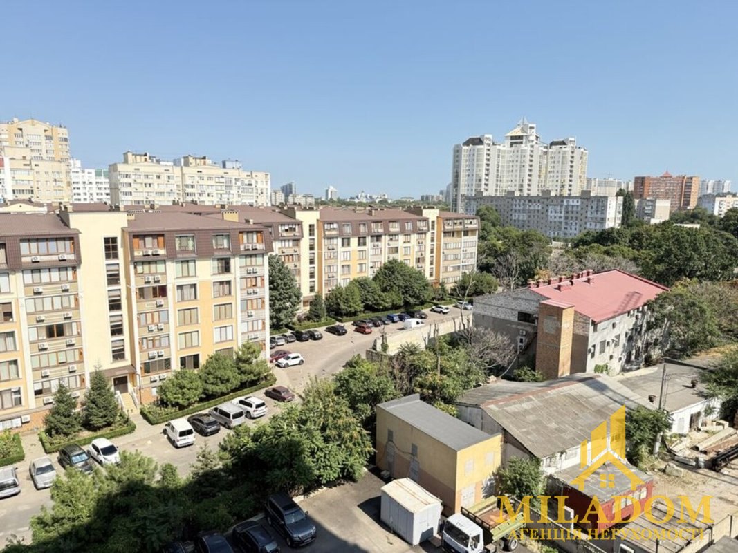 Продаж квартири 2-кімн., 63 м², Приморський — фото 1
