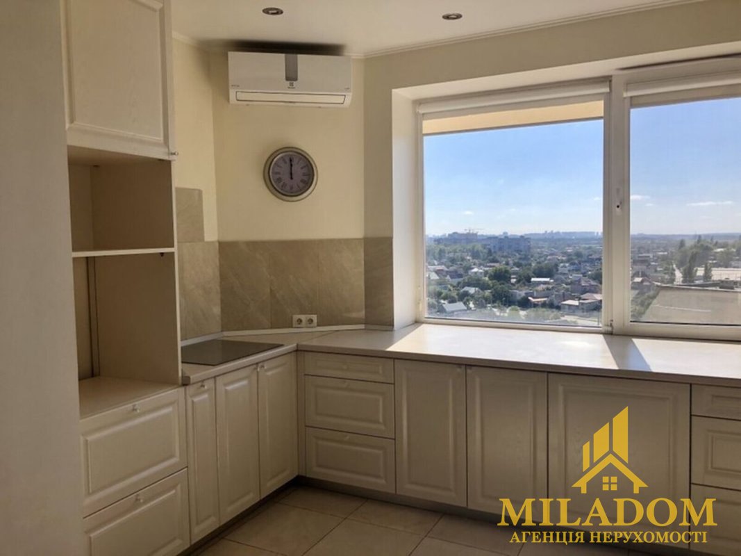 Продажа квартиры 2-комн., 54 м², Хаджибейский (Малиновский) — фото 1