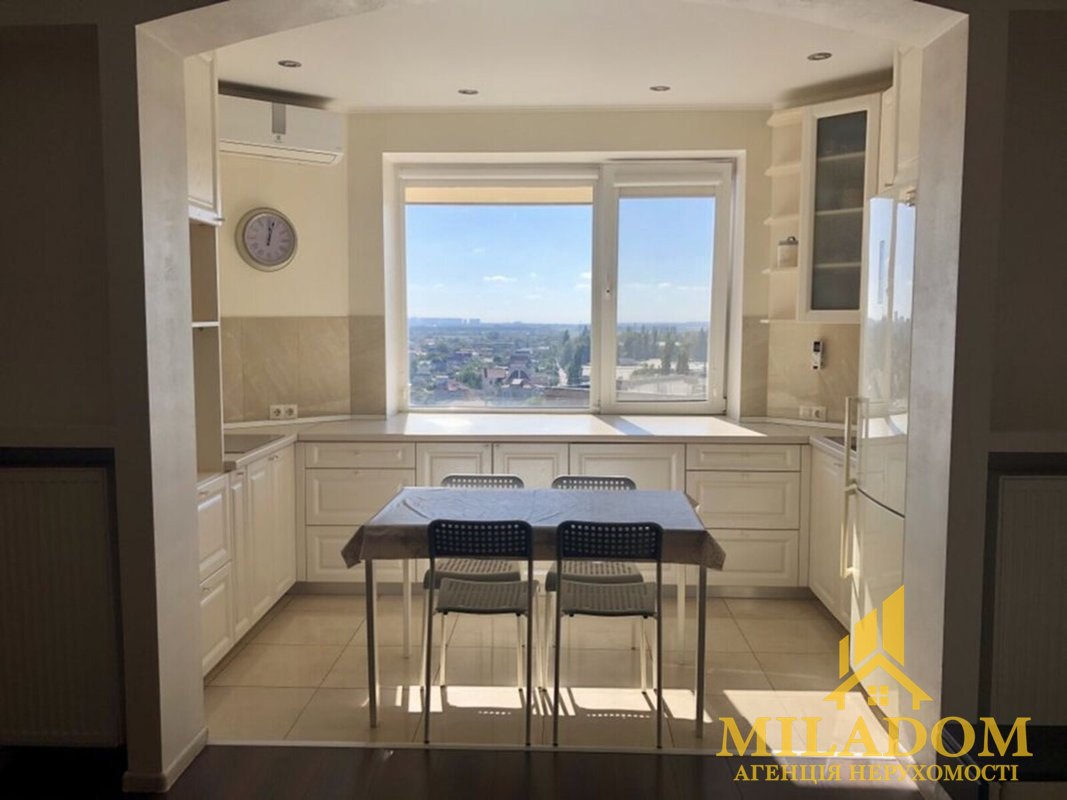 Продажа квартиры 2-комн., 54 м², Хаджибейский (Малиновский) — фото 2